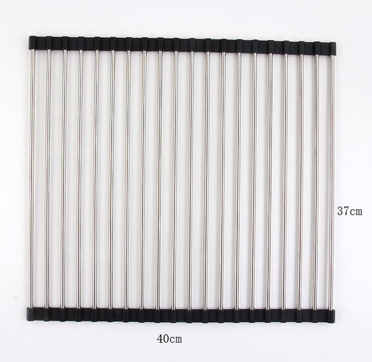 Roll-up black and clear mat with dimensions 40cm x 37cm on a white background