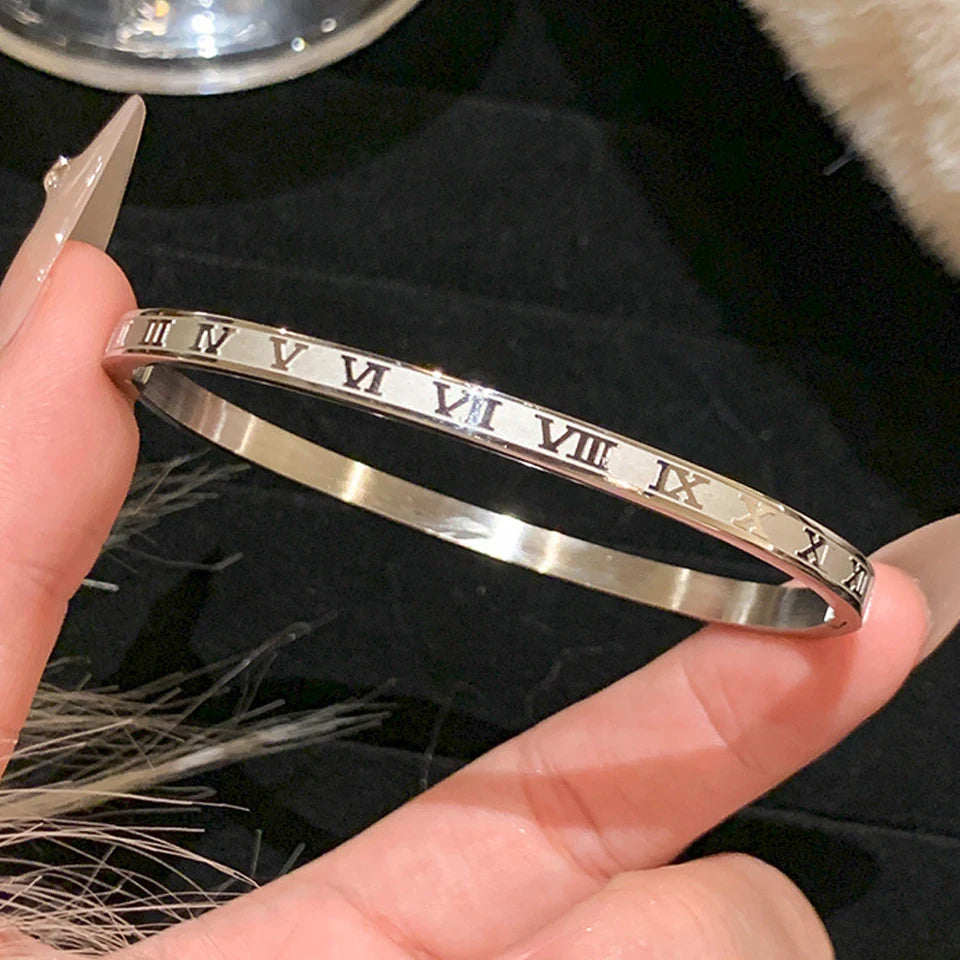 5/1 Roman Numeral Stainless Steel Cuff Braceles for Women